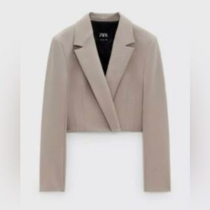 ZARA - CROPPED BLAZER
SAND/BROWN - REF. 2010/707